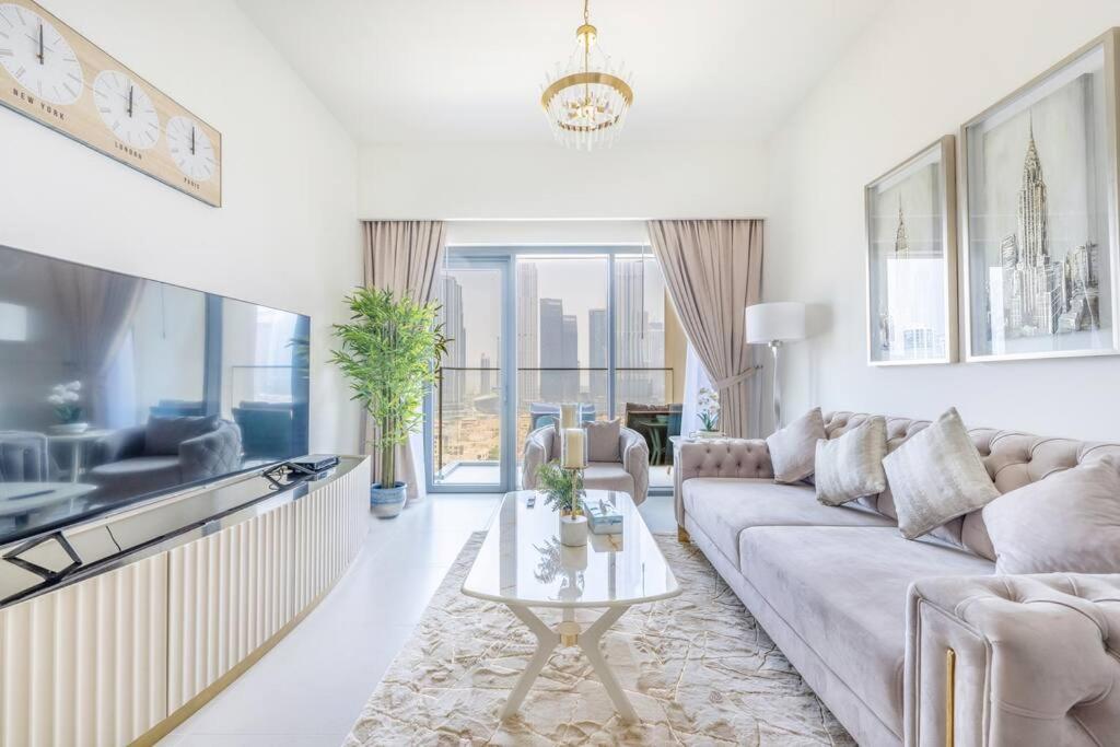 هتل دو بی آر آپارتمان در برج رویال با ویو برج خلیفه - 2BR Apartment in Burj Royale w/ Burj Khalifa view