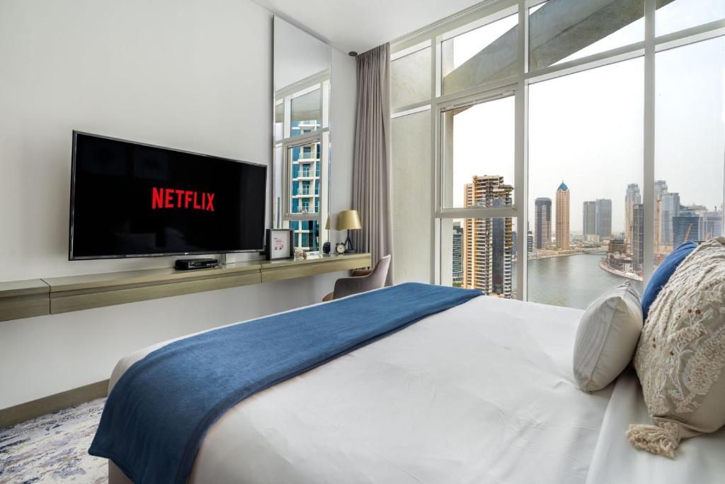 هتل گست ردی - استایلش استودیو وید دبی کانال ویو - GuestReady - Stylish studio with Dubai Canal view