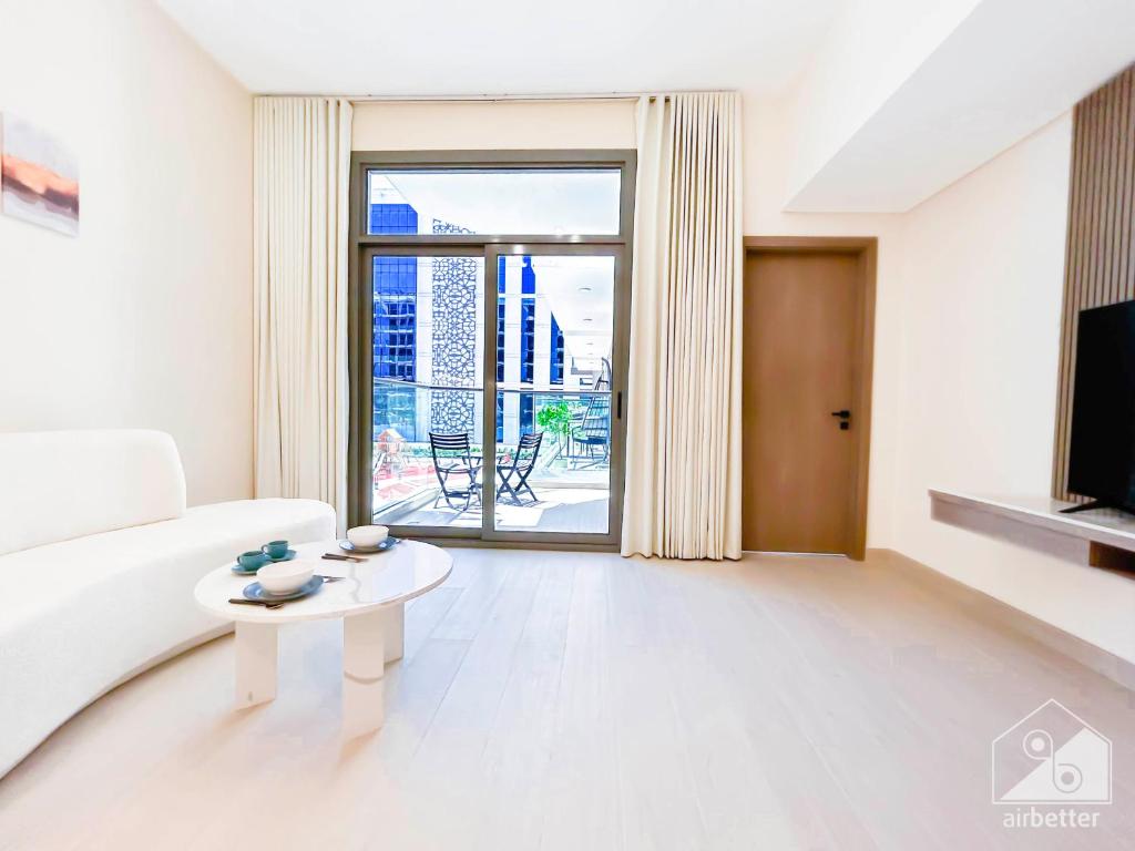 هتل استنینگ ۱بدروم ویت بالکنی این استودیو سیتی - Stunning 1Bedroom with Balcony in Studio City
