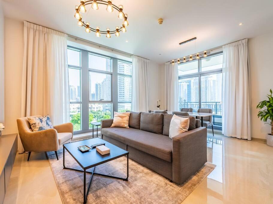 هتل مدرن داون تاون اسکپ : 1BR ویت آپ اسکیل کامفورت - Modern Downtown Escape : 1BR with Upscale Comfort