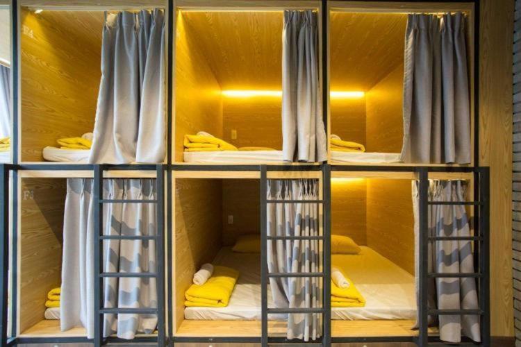 هتل دوبی پاد کپسول هاستل نیار شارف دی جی اند برجومان مترو استیشن Dubai POD Capsule Hostel Near Sharaf DG & Burjuman Metro Station