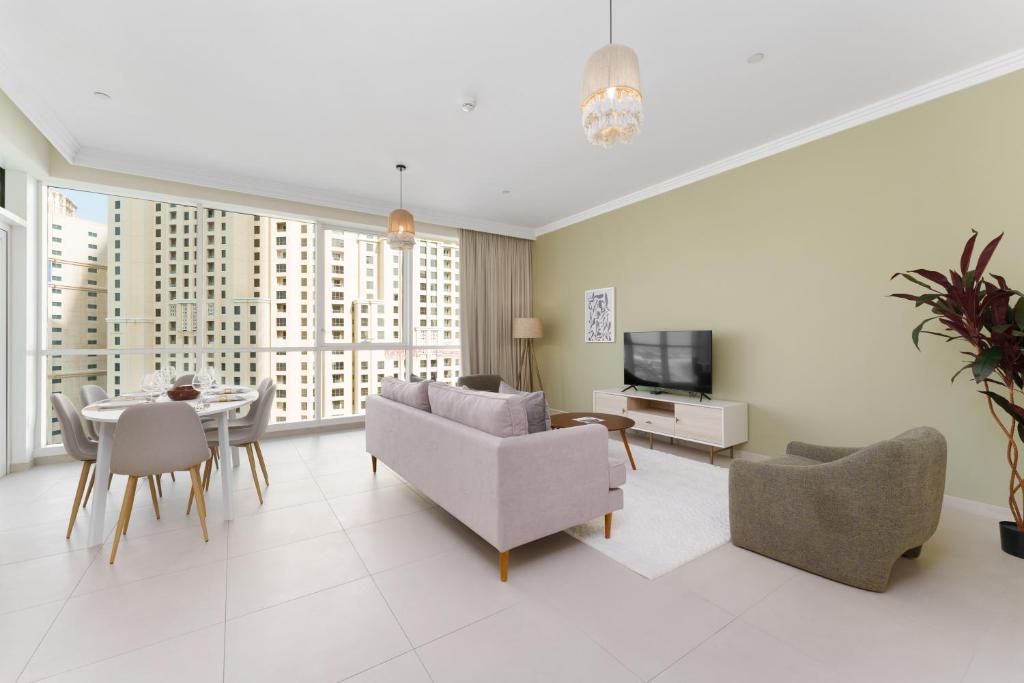 هتل میزون پریو - ستنینگ جی بی آر ریتریت و/ پارتال سی اند مارینا ویوز - Maison Privee - Stunning JBR Retreat w/ Partial Sea & Marina Views