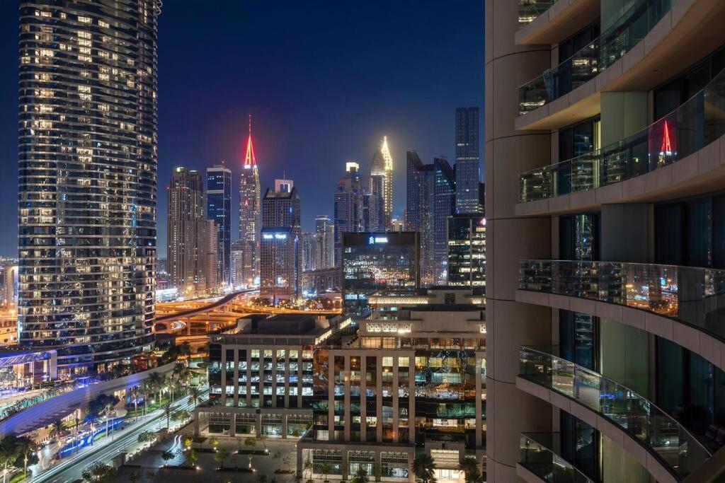 هتل فِرست کلاَس ۱ بی آر بیوتیفولی فرنیشد - FIRST CLASS 1BR Beautifully Furnished