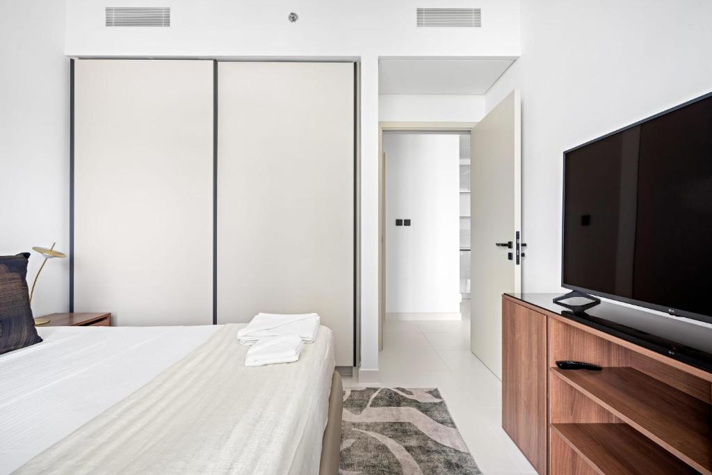 Silkhaus Sea and City View 1BDR in Marina Vista