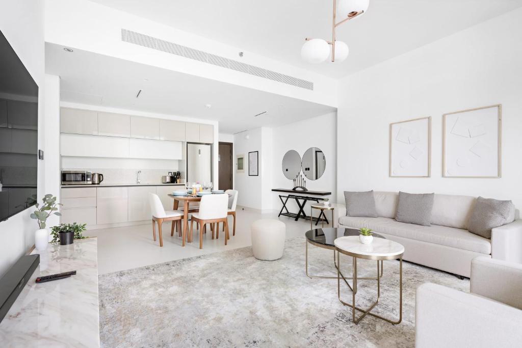 Silkhaus Sea and City View 1BDR in Marina Vista