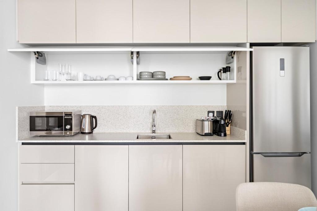 Silkhaus Sea and City View 1BDR in Marina Vista