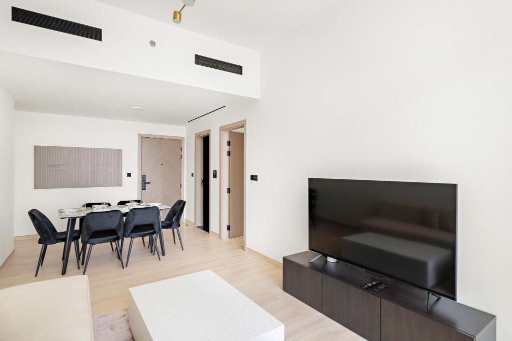 هتل استنینگ مدرن ۳ بی آر آپارتمان در جی وی سی - Stunning modern 3BR apartment in JVC