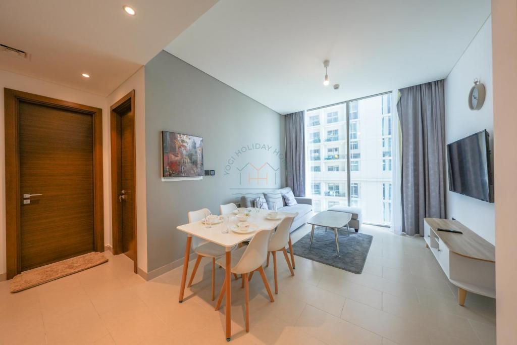 هتل یوگی - آن واین دز دیس ۱BR ات سوبها کریک ویستاز ریزرو - Yogi - Unwind in this 1BR at Sobha Creek Vistas Reserve