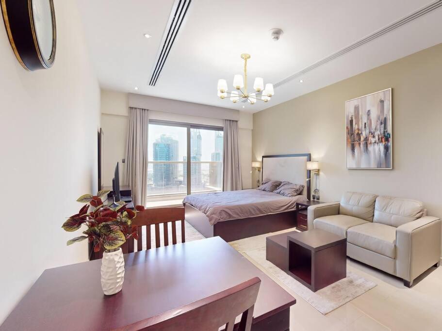 هتل استایلیش استودیو این دبی داون تاون - stylish studio in Dubai Downtown