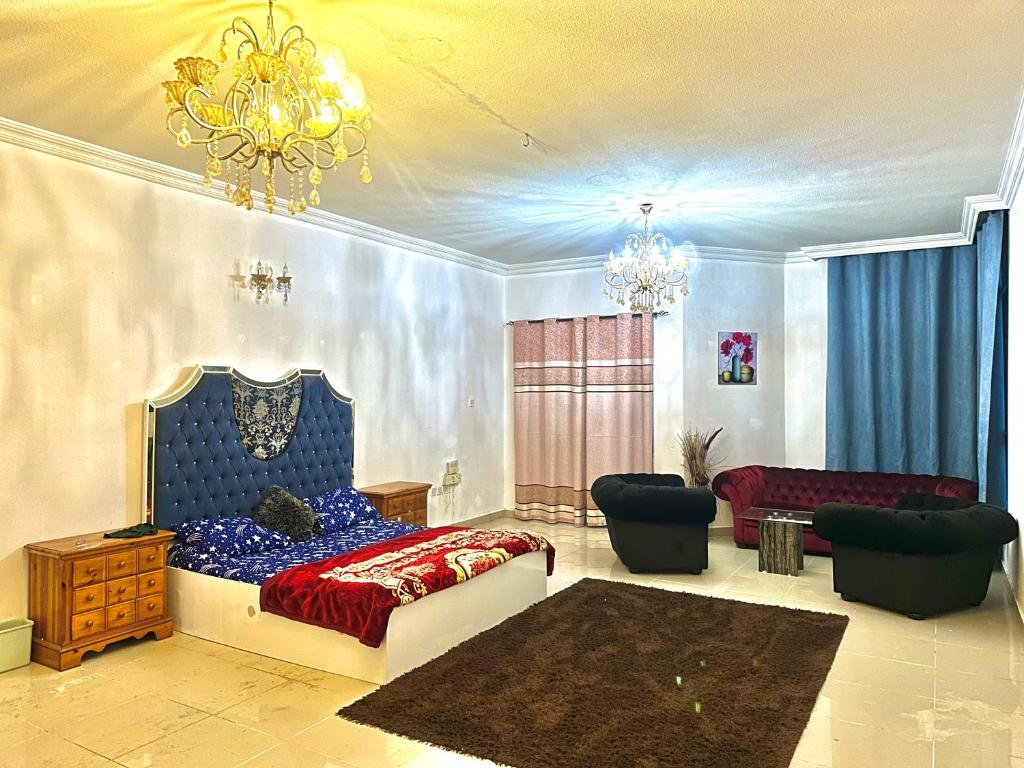 هتل ترنکوئل هوون کینگ بد انسویت فولی فرنیشد بیدروم - Tranquil Haven King Bed Ensuite Fully Furnished Bedroom