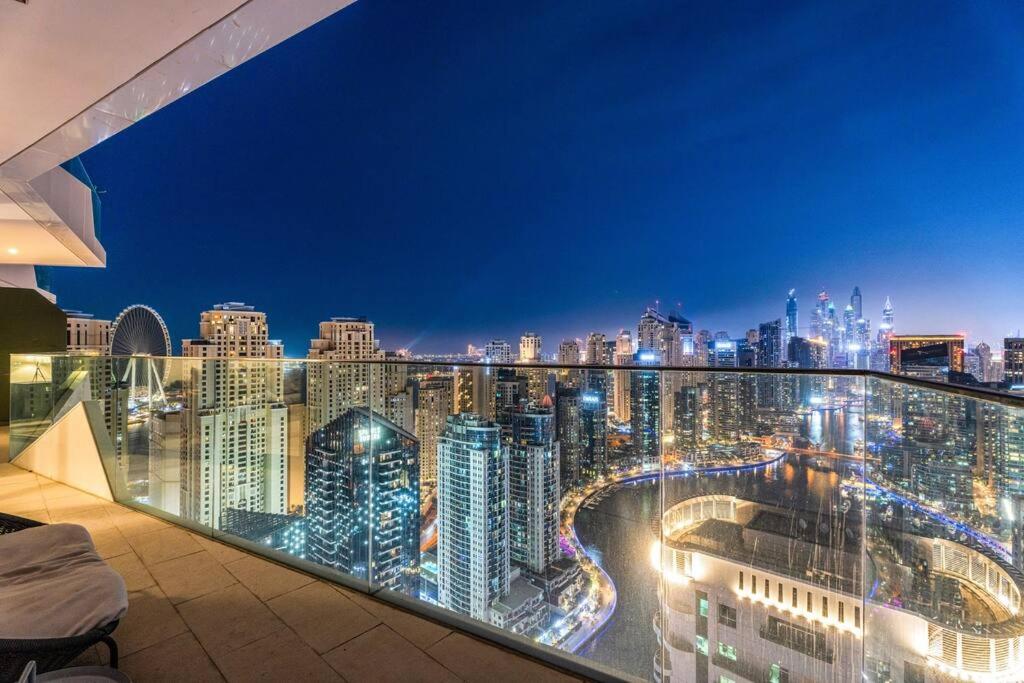 هتل فرست کلاس ۲ بی آر وید استانیگ ویوز - FIRST CLASS 2BR with Stunning Views