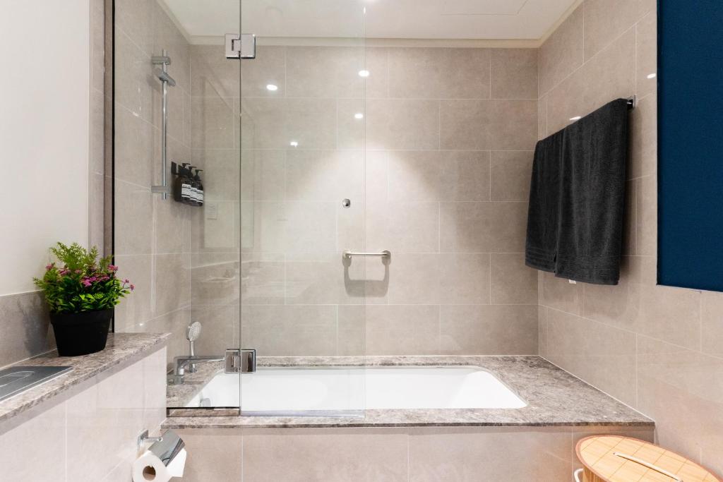 Luxury downtown apartment 5mins walk to Burj khalifa