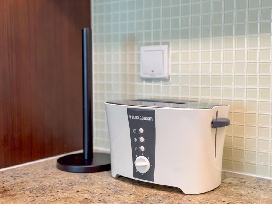 Beautiful 1BR near Burj Khalifa without balcony