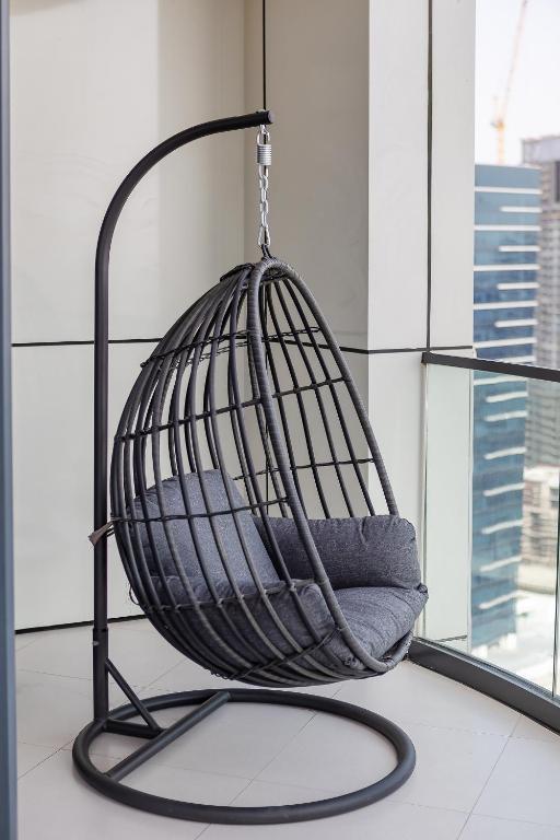 Zada Tower 1BR with amazing Dubai Canal view