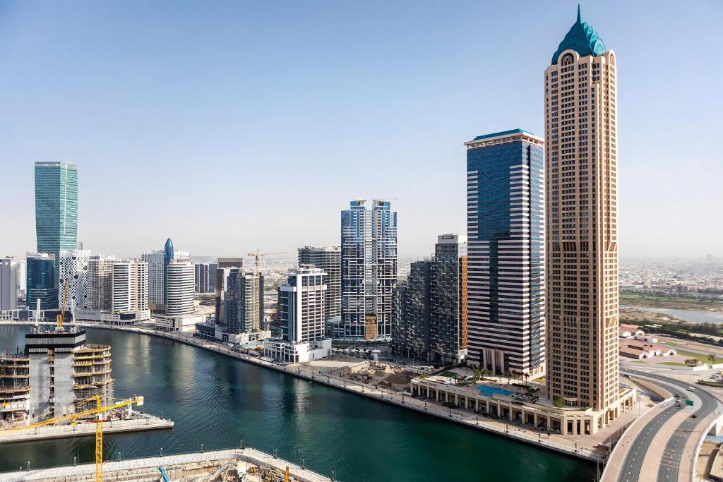 Zada Tower 1BR with amazing Dubai Canal view