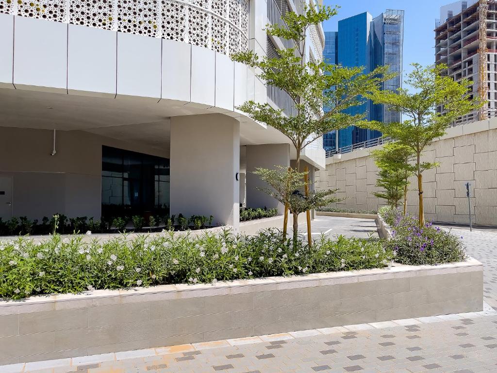 Zada Tower 1BR with amazing Dubai Canal view