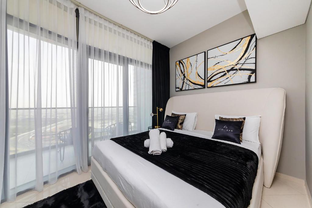 Zada Tower 1BR with amazing Dubai Canal view