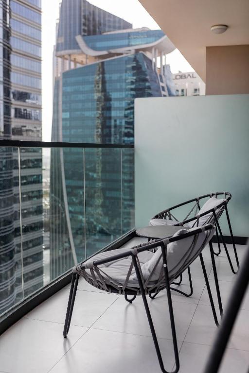 Zada Tower 1BR with amazing Dubai Canal view