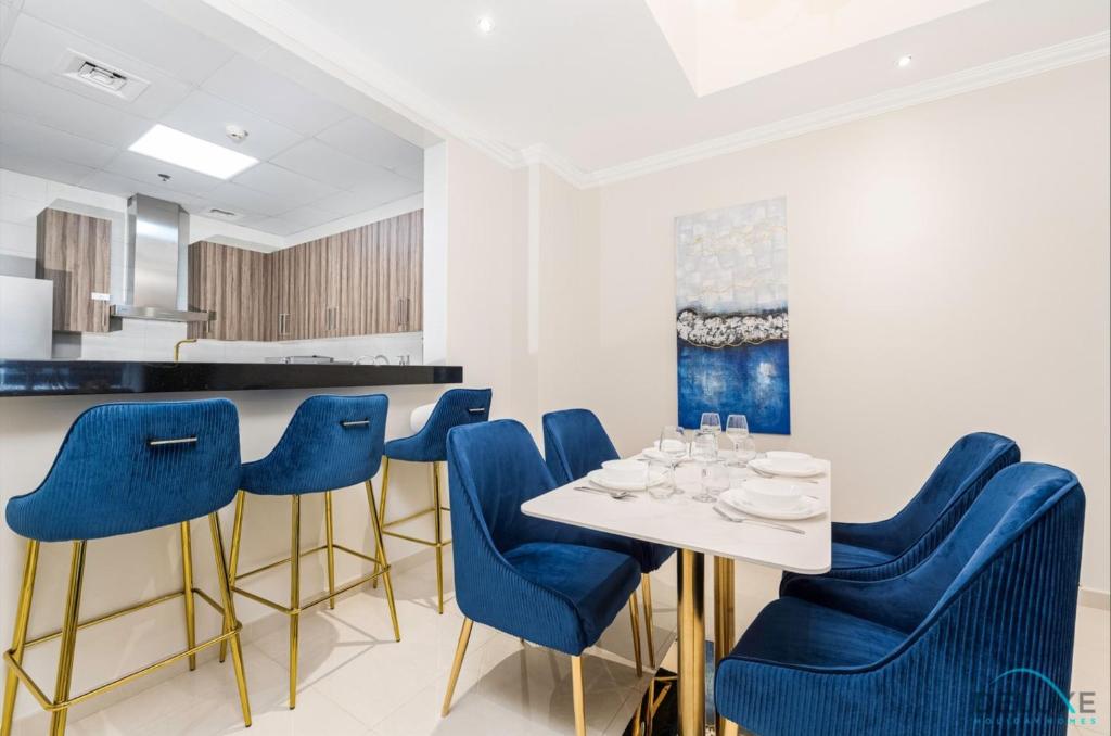 Gorgeous 1BR Apartment in Dunya Tower, Downtown Dubai by Deluxe Holiday Homes