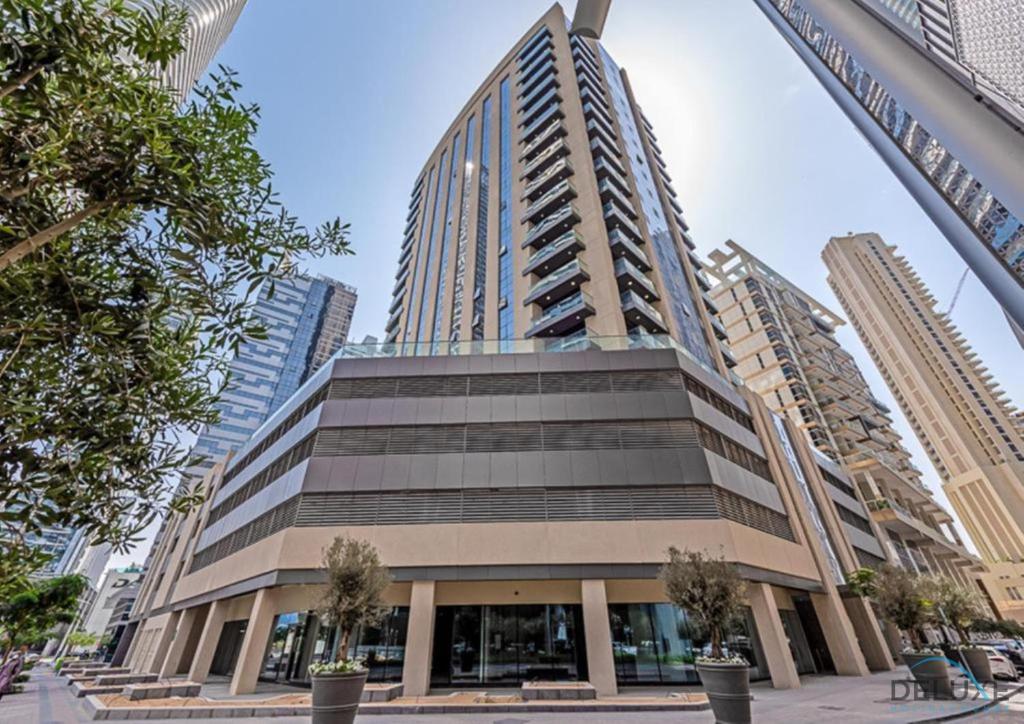 Gorgeous 1BR Apartment in Dunya Tower, Downtown Dubai by Deluxe Holiday Homes