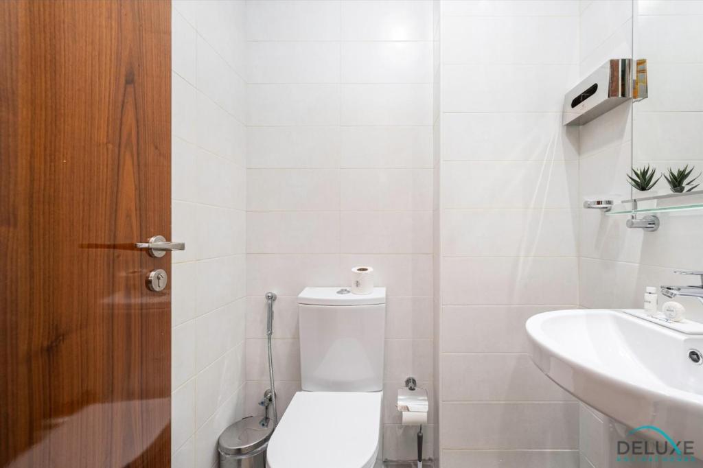 Gorgeous 1BR Apartment in Dunya Tower, Downtown Dubai by Deluxe Holiday Homes