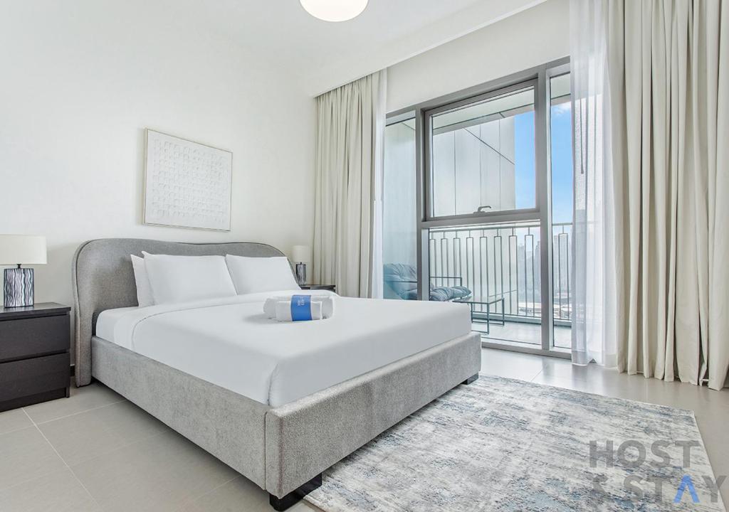 Stylish 2BR Burj Khalifa views