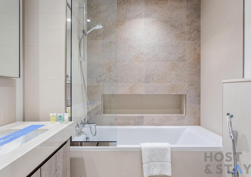 Stylish 2BR Burj Khalifa views