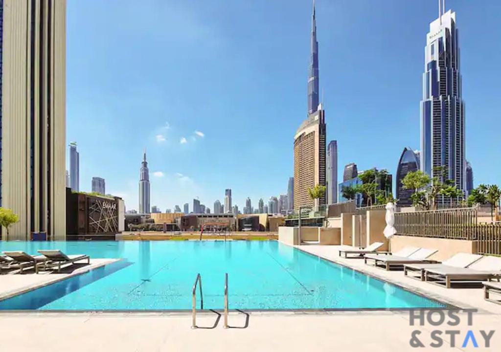 Stylish 2BR Burj Khalifa views