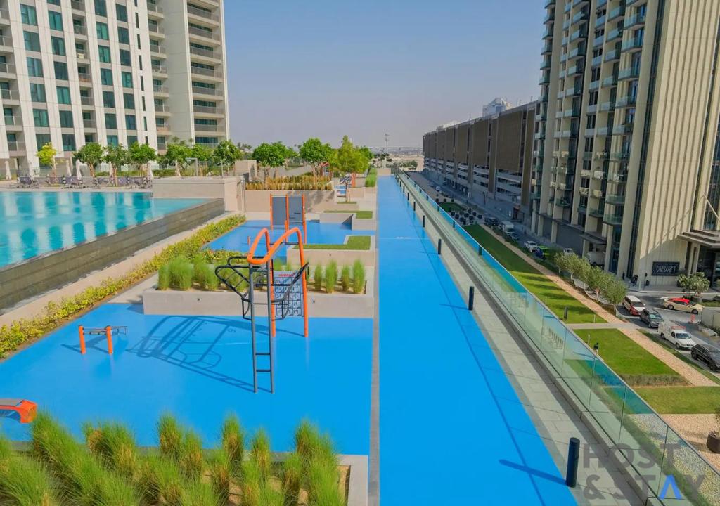 Stylish 2BR Burj Khalifa views