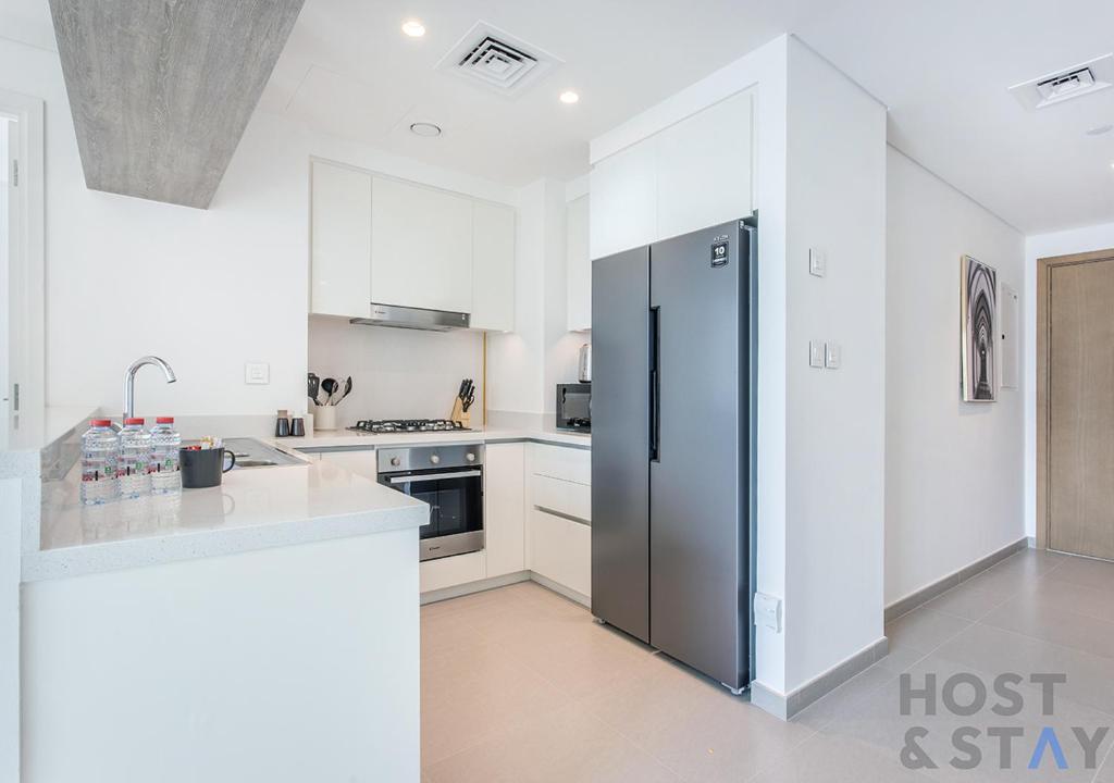 Stylish 2BR Burj Khalifa views