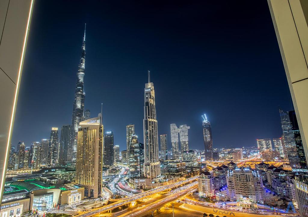 Stylish 2BR Burj Khalifa views