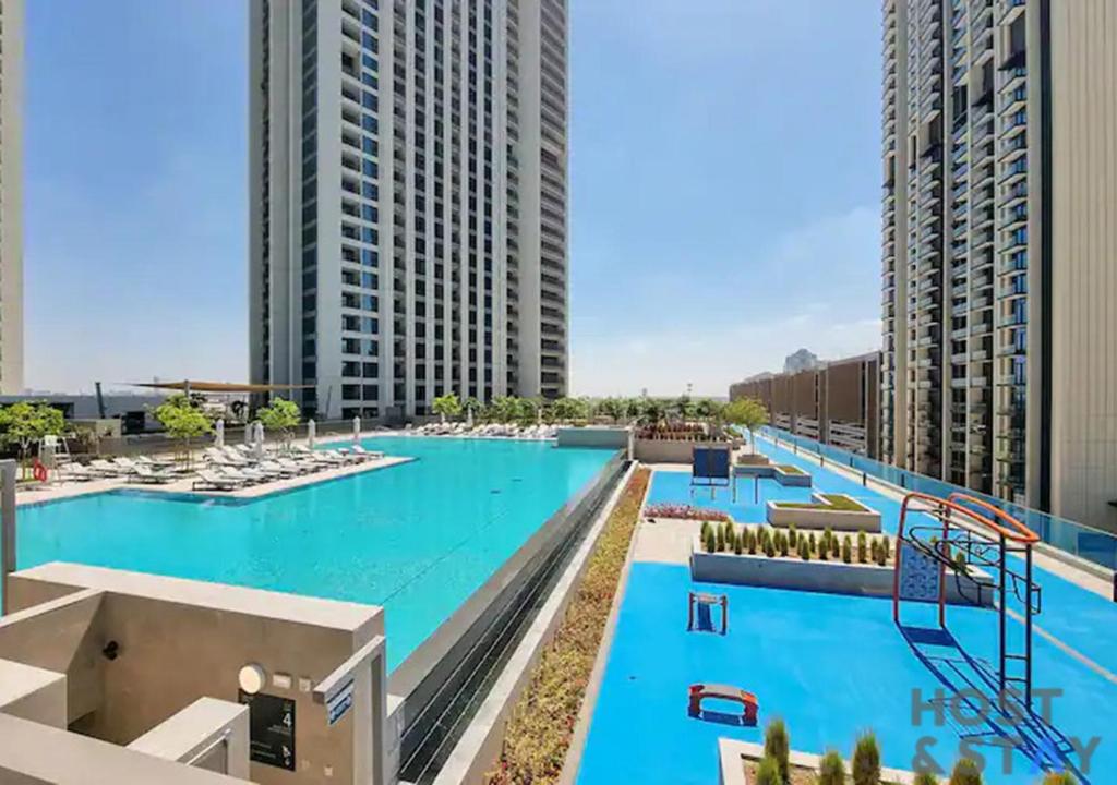 Stylish 2BR Burj Khalifa views