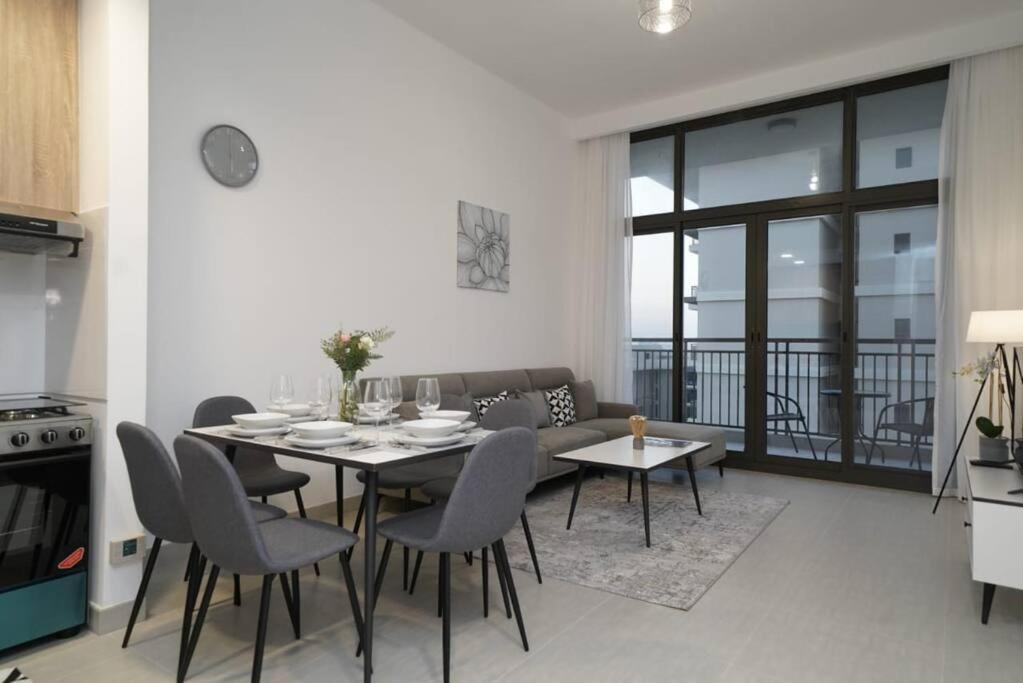 هتل اسپیشس وان بی آر این پیسفول کامیونیتی - Spacious 1 BR in Peaceful Community