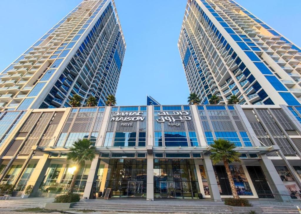 Studio Apartment in DAMAC Maison Prive Businessbay - Dubai Canal View