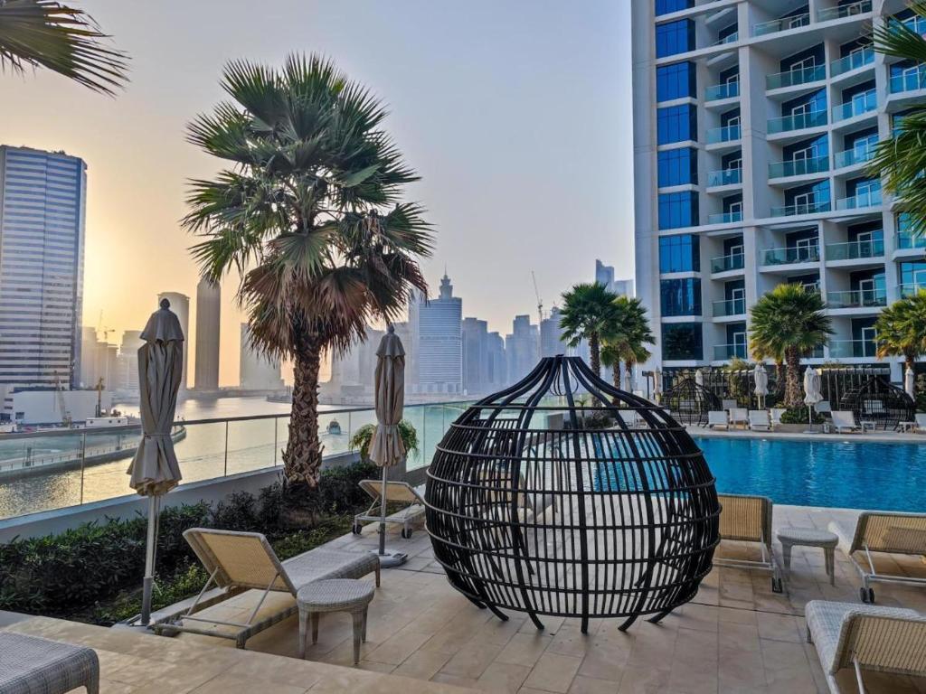 Studio Apartment in DAMAC Maison Prive Businessbay - Dubai Canal View