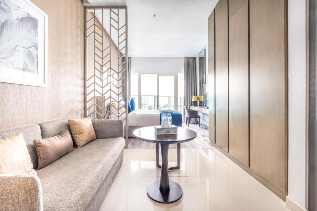 Studio Apartment in DAMAC Maison Prive Businessbay - Dubai Canal View