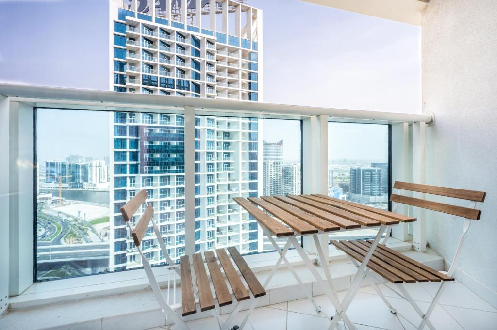 Studio Apartment in DAMAC Maison Prive Businessbay - Dubai Canal View