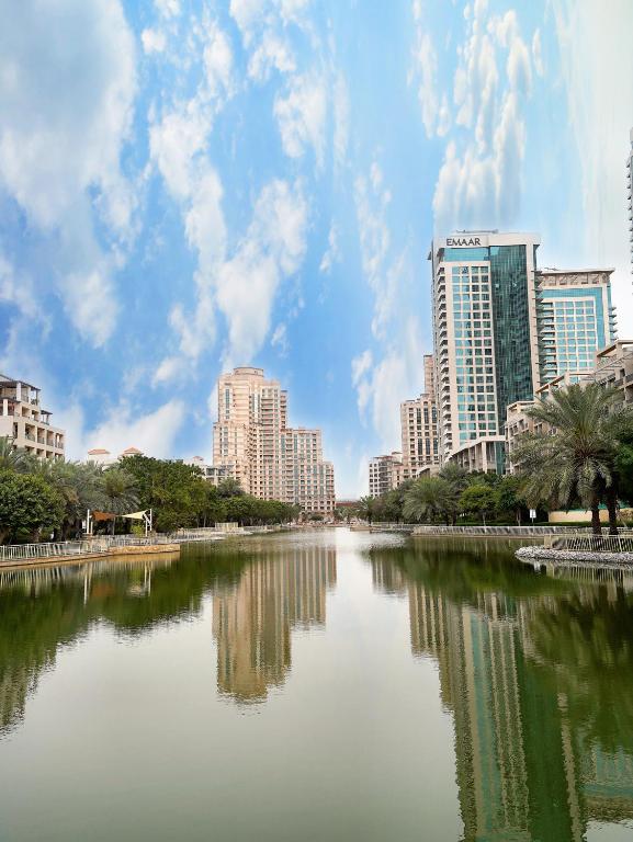 Cozy apartment with a Golf View