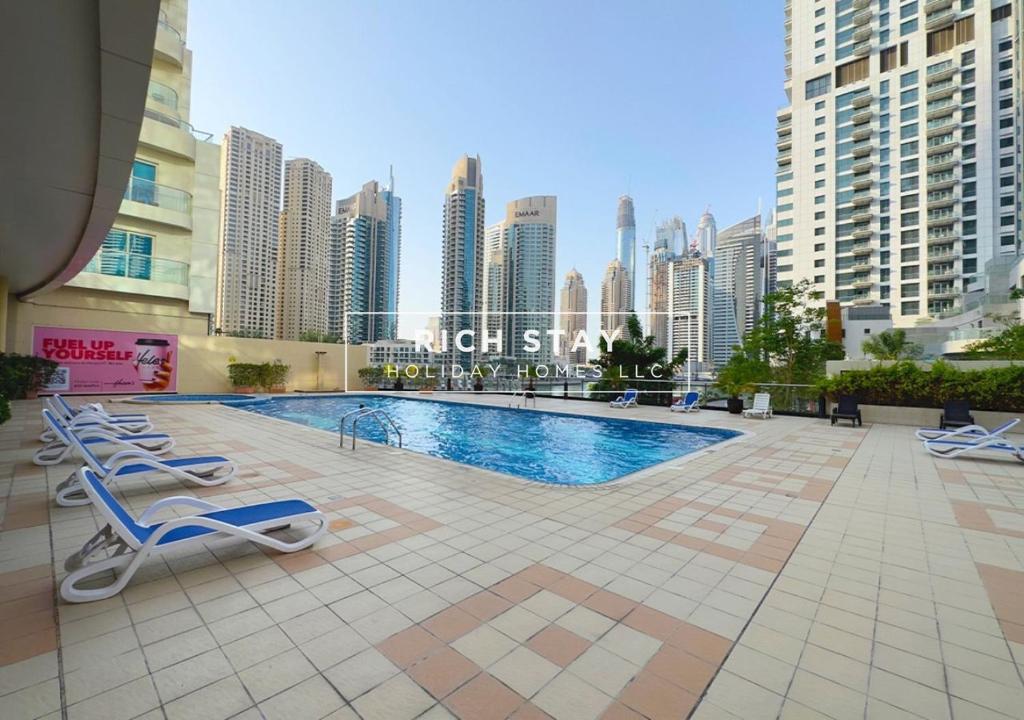 Enticing 2BR in Marina View Tower by Rich Stay