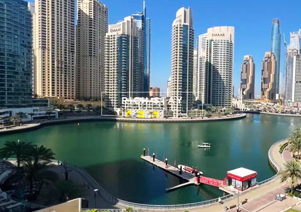 Enticing 2BR in Marina View Tower by Rich Stay