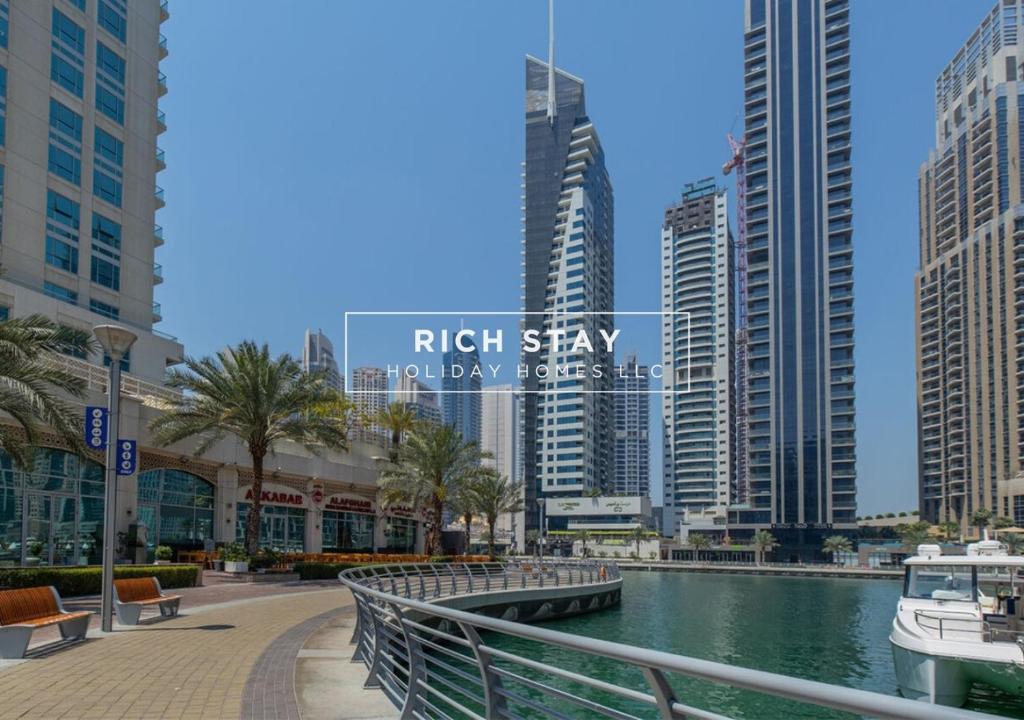 Enticing 2BR in Marina View Tower by Rich Stay