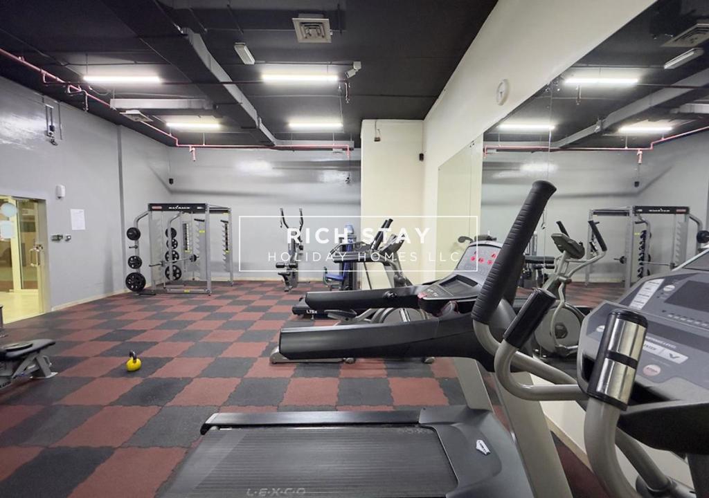 Enticing 2BR in Marina View Tower by Rich Stay