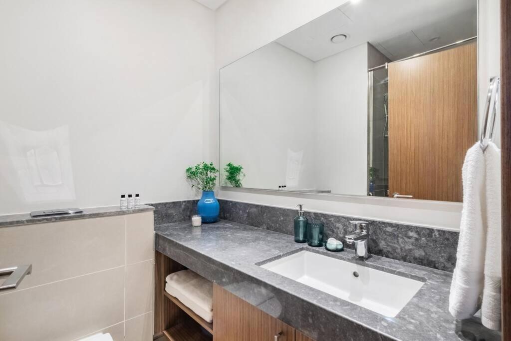 World Class 3BR Ultra Luxurious with sea view