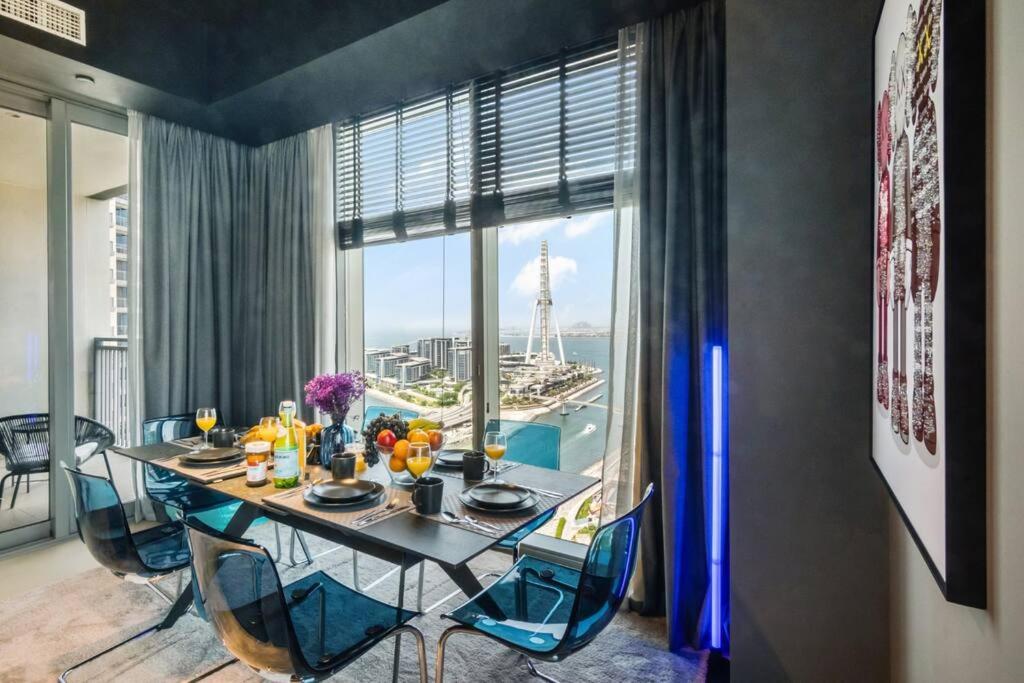 World Class 3BR Ultra Luxurious with sea view