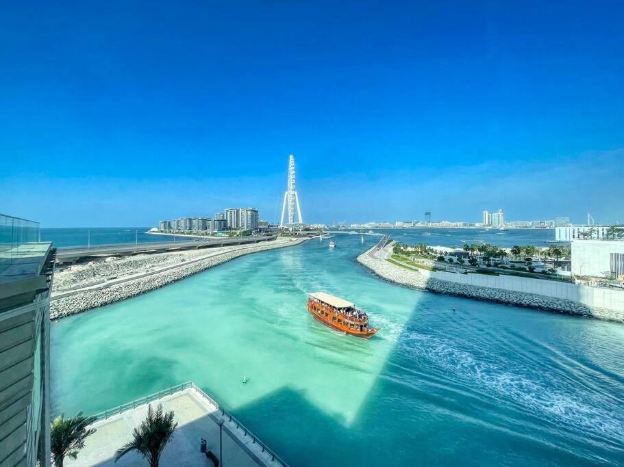 World Class 3BR Ultra Luxurious with sea view