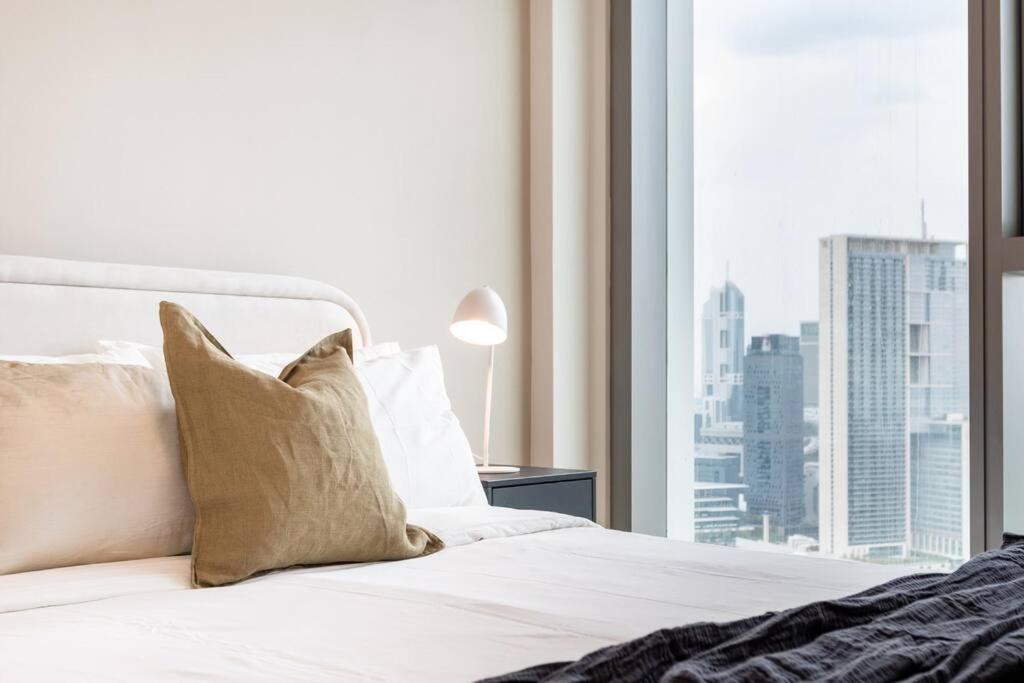 FIRST CLASS 2BR with Direct Access to Dubai Mall