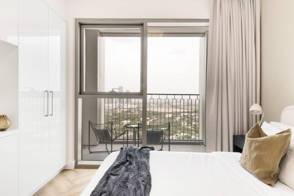 FIRST CLASS 2BR with Direct Access to Dubai Mall