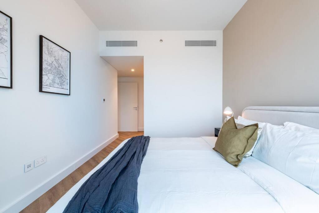 FIRST CLASS 2BR with Direct Access to Dubai Mall