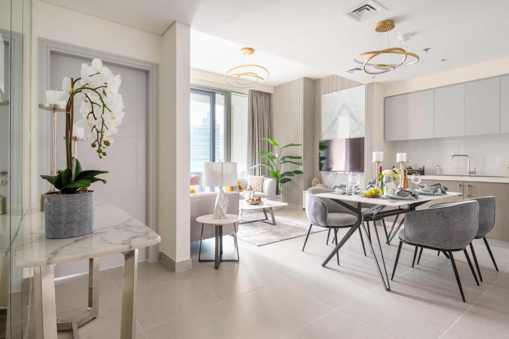 Frank Porter - Forte Tower 2