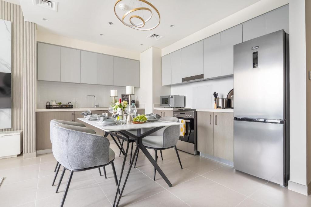 Frank Porter - Forte Tower 2